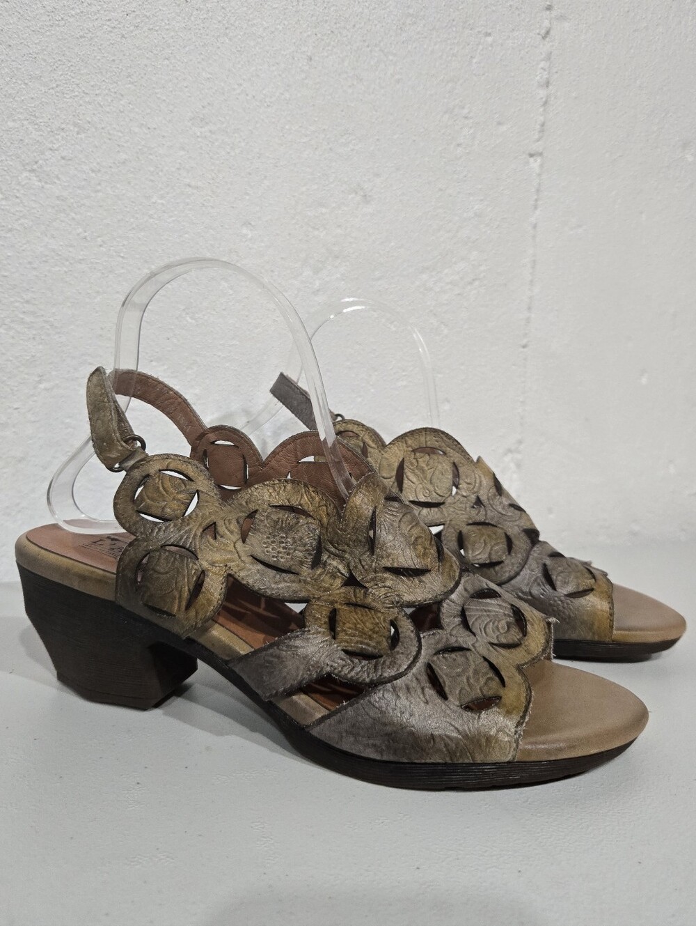 L'Artiste Spring Step Metallic Sandals